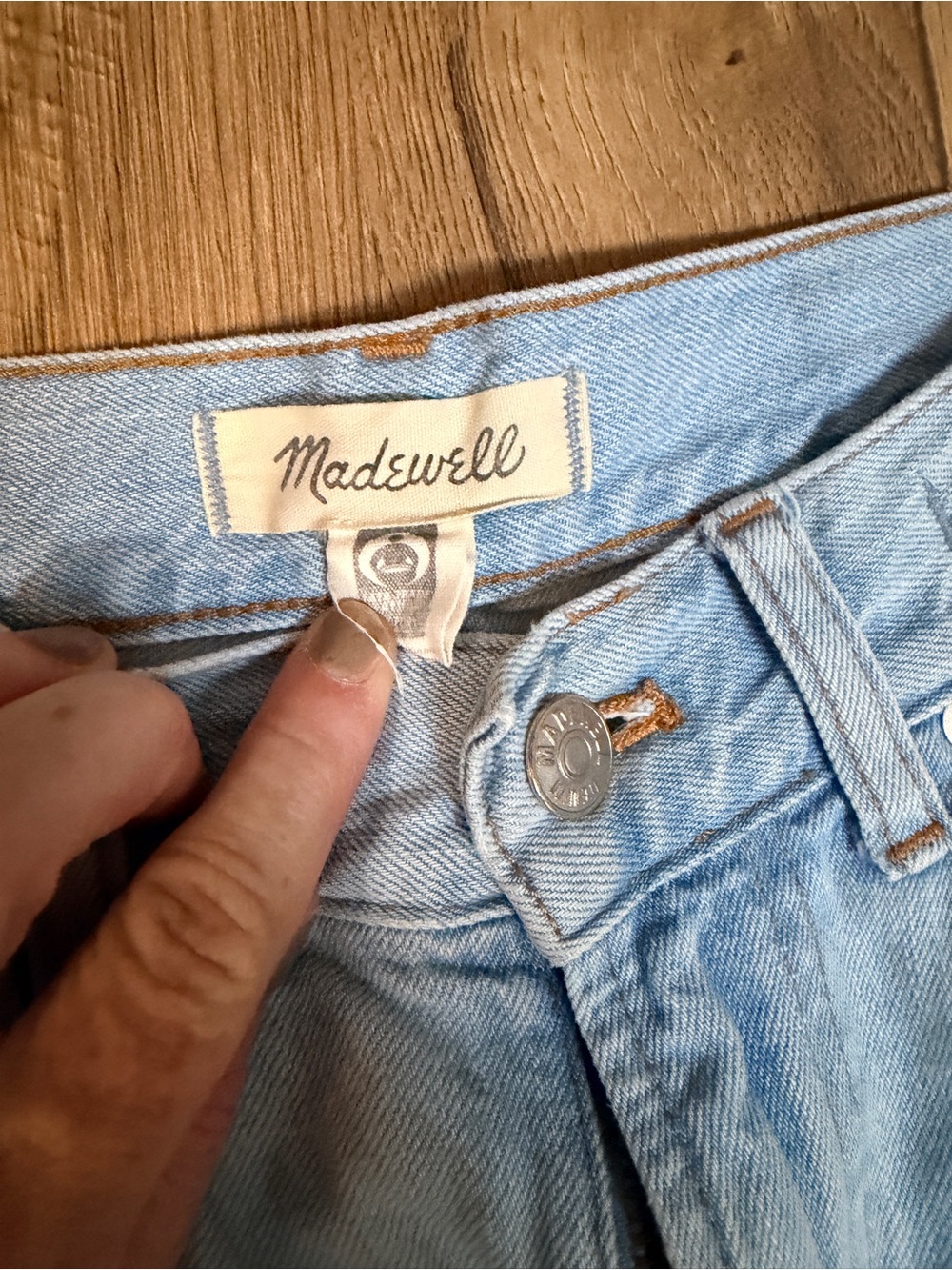 Madewell Light Wash Wide Leg Jeans - Picture 2 of 3